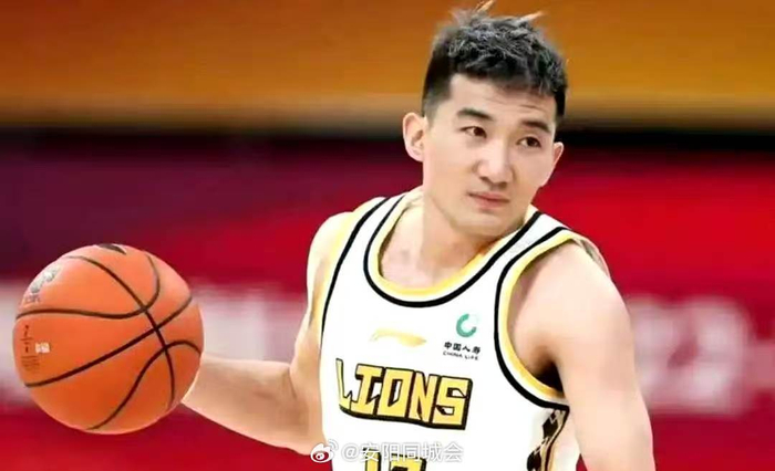 kaiyun-孙铭徽总决赛G4仅得1篮板1抢断，6分钟2投0中|上海男篮|上海久事|比赛|浙江|主场_新浪体育_新浪新闻